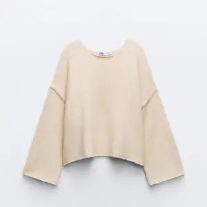 Beige tröja från zara. Nästan helt oanvänd och inga defekter. Skriv gärna för mer bilder. Slutsåld från zara