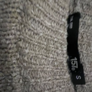 Stickad tröja  - Säljer denna jätte mysiga stickad tröjan från lager 157 pris 60kr