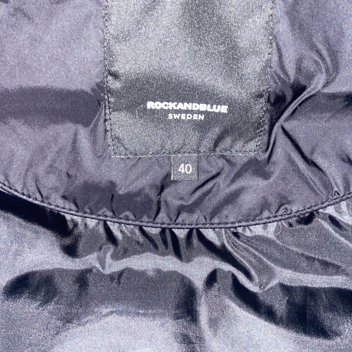 Svart dunjacka från Rockandblue - 91