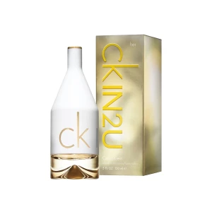 CK IN2U Her Eau de Toilette - Säljer en fräsch och modern CK IN2U Her Eau de Toilette från Calvin Klein. Flaskan har en stilren design i vitt och guld med en transparent bas. Perfekt för den som gillar en ungdomlig och energisk doft. Har bara använts typ 2-3 sprut så nästan sprillans ny.