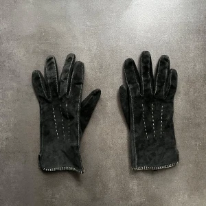 Gants - 🏪 Zalando 🌟 Très bon état  🎨 Noir ✅ Polyester, coton, élasthanne