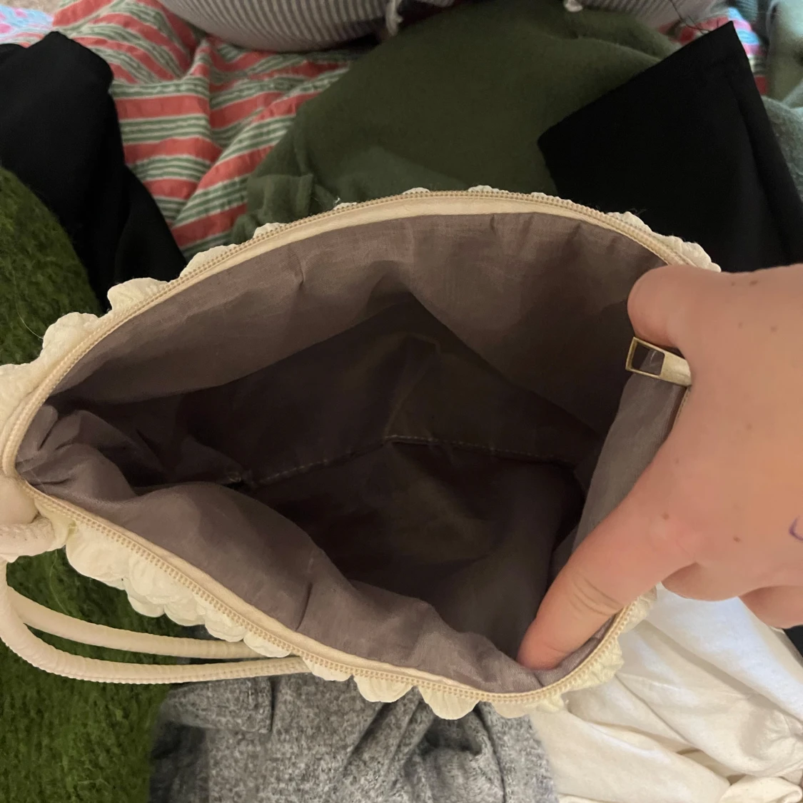 Vit bubbelväska - 90