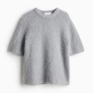 Mohair tröja  - Helt slutsåld från hm. Endast använd 1 gång! 