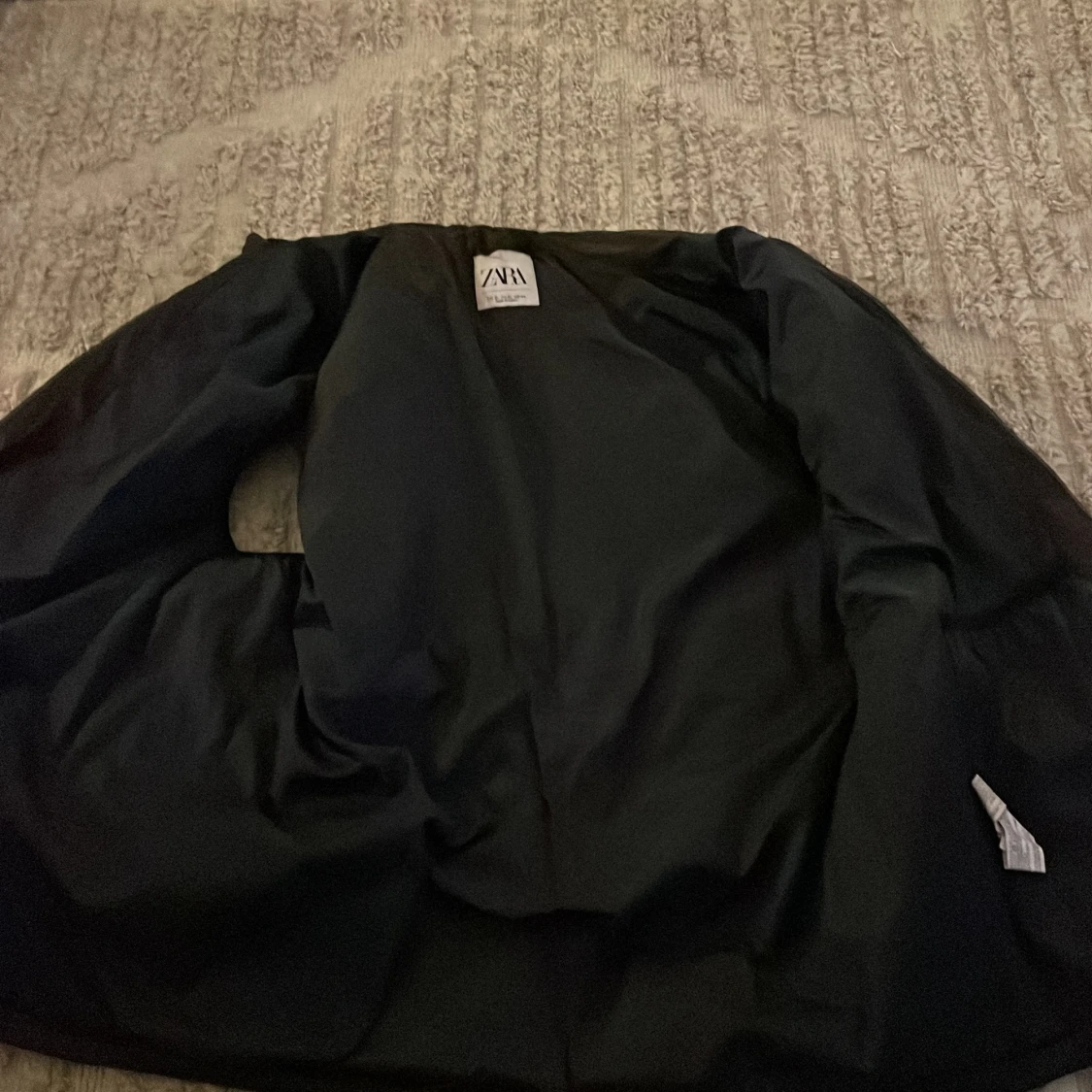 Svart quiltad väst från Zara - 90