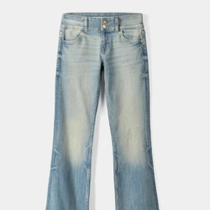 Low bootcut jeans  - Stl 34 från bershka min favorit jeans därför priset