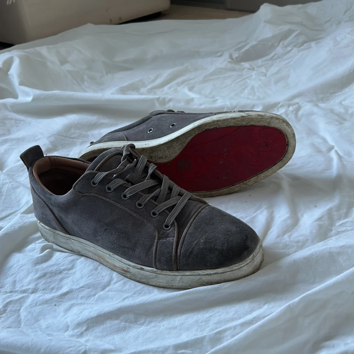 Tvär sköna loubs storlek 44/45 - 90