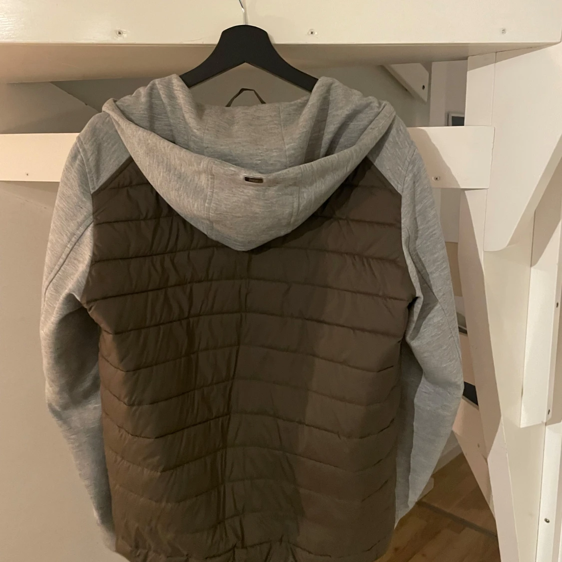 Olivgrön och grå cardigan från Herno - 2