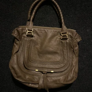 chloe liknande skolväska - säljer min fina väska som är perfekt till skolan!! 💗💗