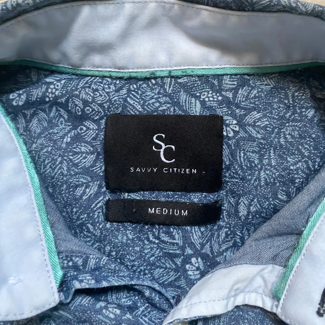 Blå blommig skjorta från Savvy Citizen - 1