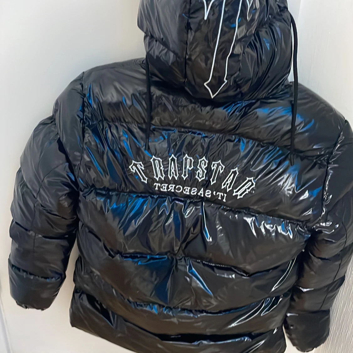 Svart pufferjacka från Trapstar - 1