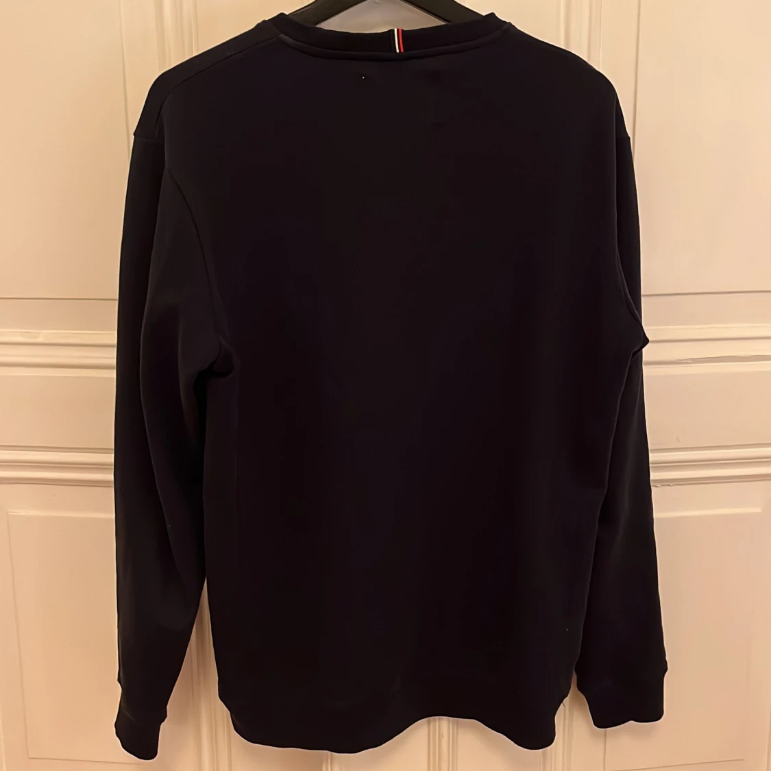 Mörkblå sweatshirt från Les Deux - 3