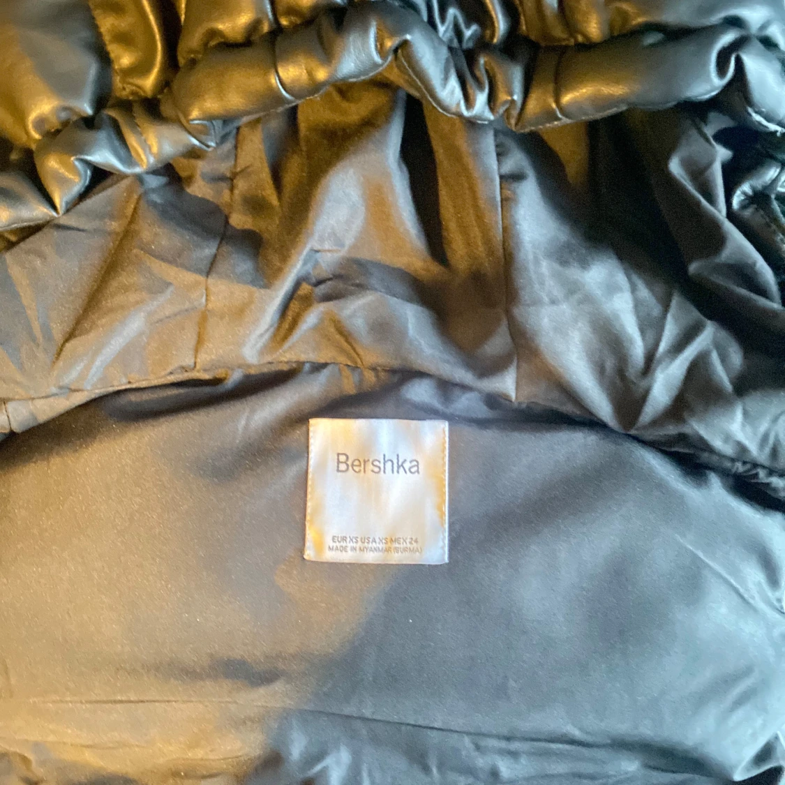 Svart dunväst från Bershka - 1