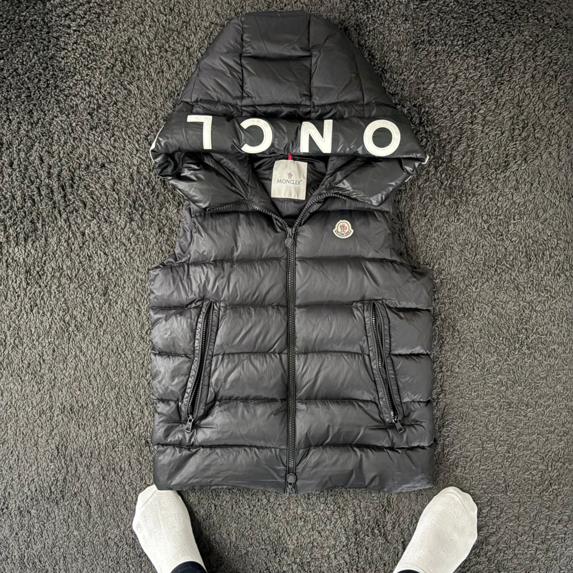 Svart dunväst från Moncler