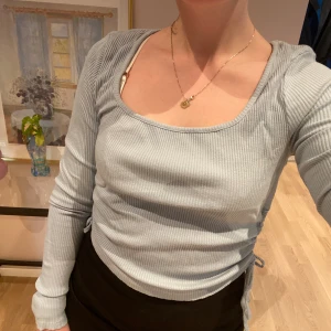 Topp från Na-Kd  - Långärmad topp från Na-Kd. Använd någon fåtal gång.