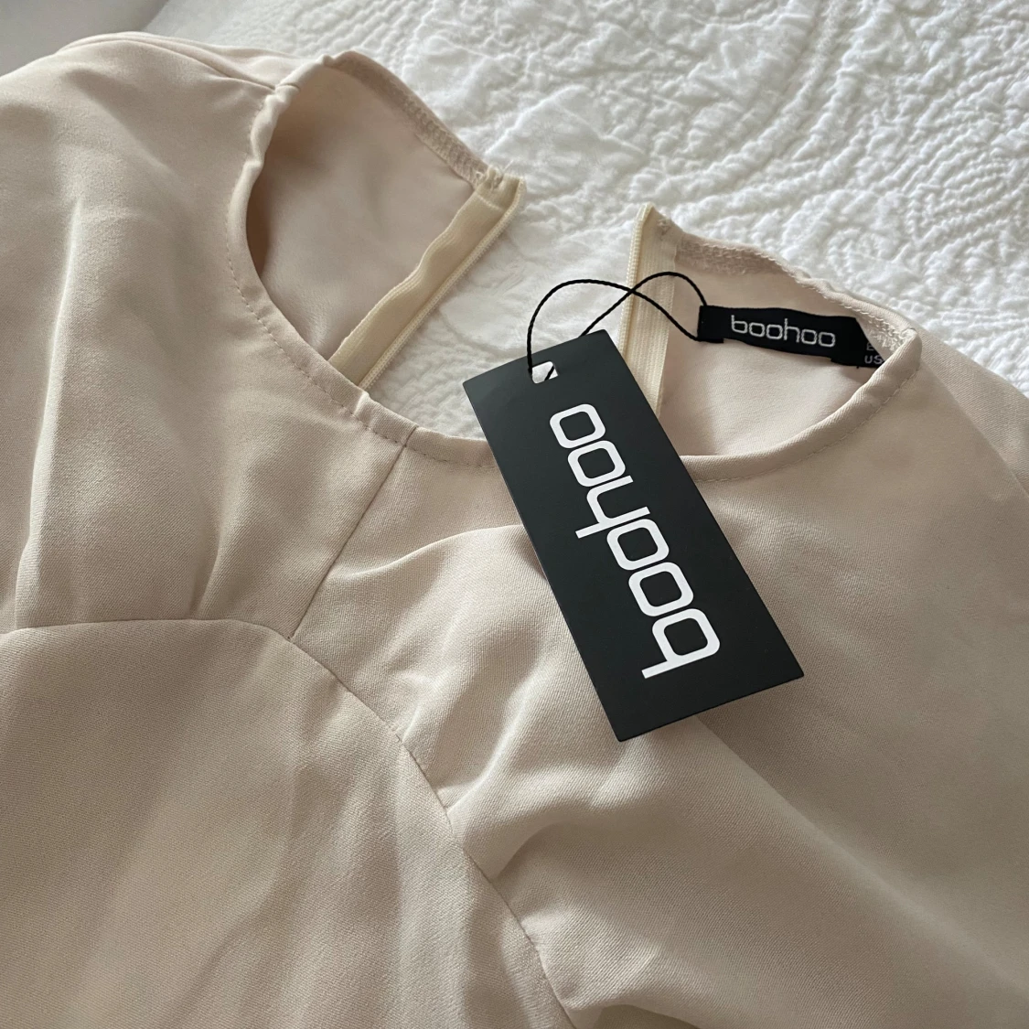 Mini dress, puffärmar cut out - 92