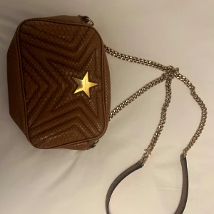 Stella McCartney väska - Stella McCartney väska i mycket bra skick