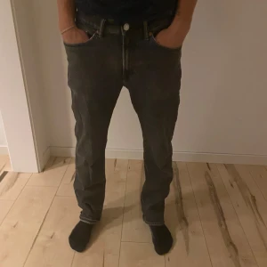 Hm jeans - Säljer nu dessa feta HM jeansen Storlek 30/32 regular fit