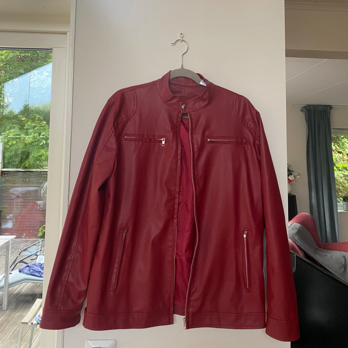 Röd skinnjacka - 92