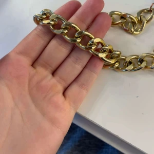Guldigt halsband - Guldigt halsband 