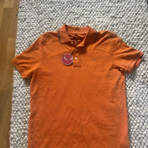 Jacob cohen pike - Sprillans ny Jacob Cohen pike i en unik färg SIZE L fits M/L säljes för 1299kr kan strykas innan affär vid begäran