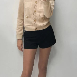 Kostymshorts - Jättefina Kostymshorts ifrån Zara, storlek XL💗aldrig använda med prislappen kvar!