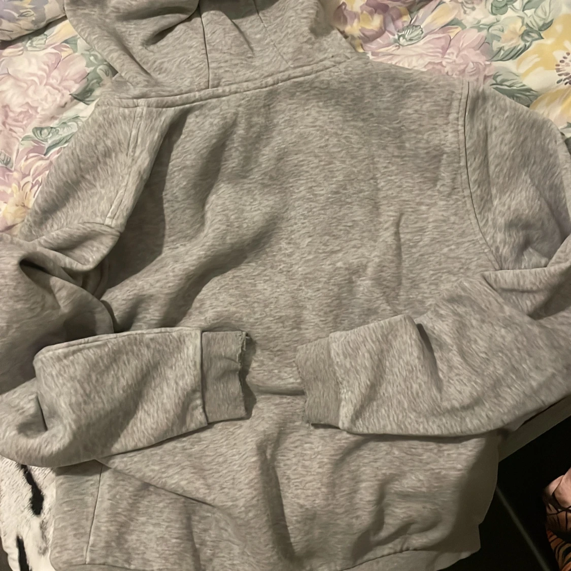 Jag säljer den för att den är för liten på mig  - 90