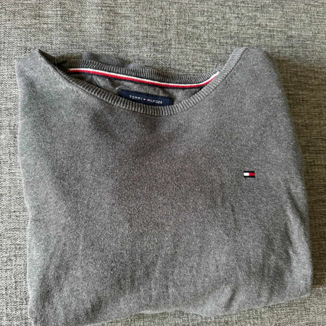 Grå tröja från Tommy Hilfiger - 91