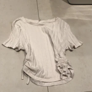 Vit ribbad topp💕 - Vit ribbad topp.