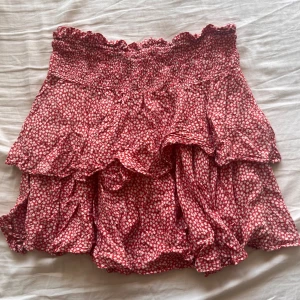 Kjol - Använd flitigt men i väldigt gott skick