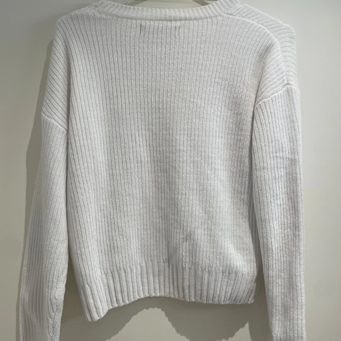 Vit stickad tröja  - 90