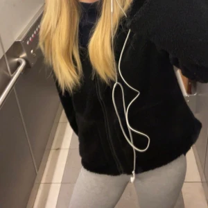 Teddy jacka  - Jätte snygg Teddy jacka från hm 