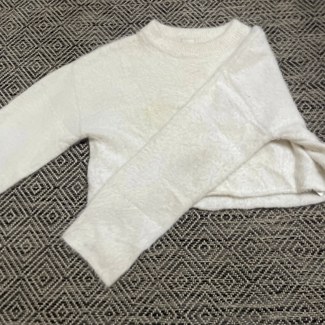 Vit lite tjockare tröja  - 90