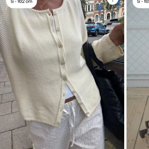 Amorini kofta från djerf avenue  - Kollar intresset på min kofta från djerf avenue som inte lägre finns att köpa. Nypris är 1300 kr och tänker mig 900-1000 kr för den 🥰