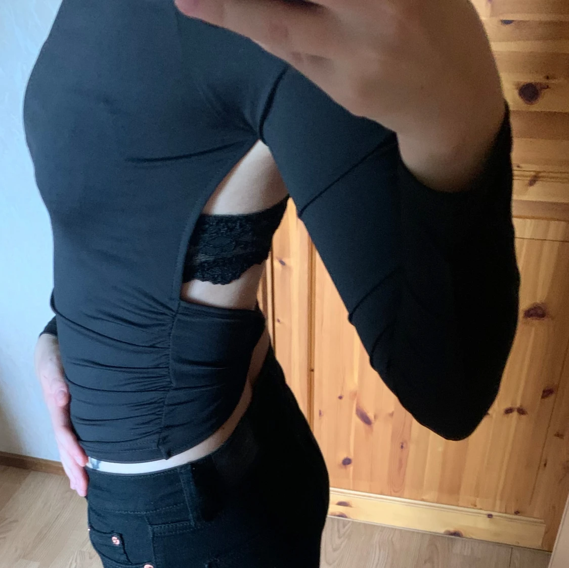 Svart tröja med öppen rygg - 90