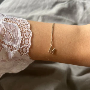 Ani jewells halsband ”M” - Ani jewells halsband ”M”   Ordinarie pris 700kr🥰