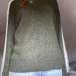 Grön stickad tröja❣️ - Så skön tröja från envii, perfekt passform