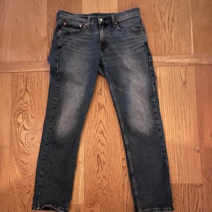 Levis 514 W32 L32 - Säljer Levis 514 jeans  i W32 L32, Jensen är sparsamt använda, tveka inte att höra av dig vid eventuella frågor 