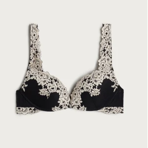 Intimissmi bh - 75B - Helt ny bara testat den en gång lappen tog ja däremot av. Skicka i dm för fler bilder, priset där av att den är ny inprinsivt 