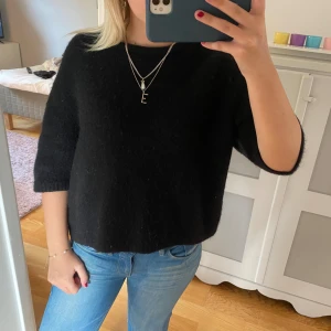 Trekvartsärmad tröja - Så snygg stickad tröja. Alpacka material💞