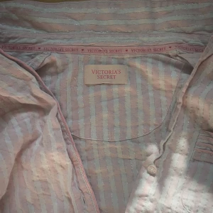 Vs pjamas skjorta 💗✨🪩🛍️ - Bra skick storlek s/m super fin 
