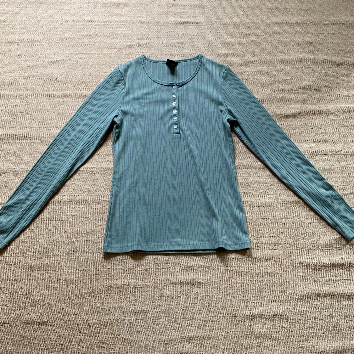 Grön ribbad tröja med knappar - 90