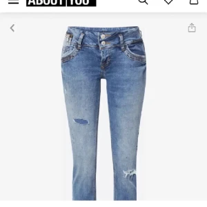 Low waist LTB jeans!!!❤️‍🔥 - Skitsnygga LTB jeans köpta här på Plick!! Tyvärr passade de inte mig så säljer nu vidare dom. Midjemått: 35x2, de funkar till någon som är 160-165 lång.💕