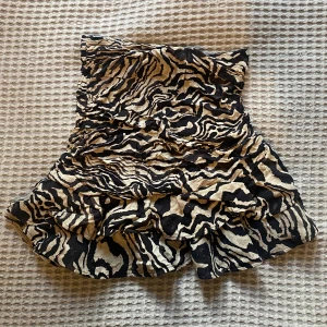 Topp/kjol  - Så fin från hm. Funkar som både topp och kjol💗💗