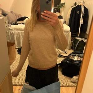 Stickad tröja  - En najs lite tunnare stickad tröja🥰