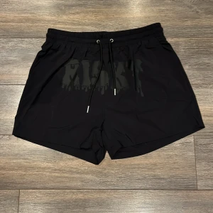 Risky badbyxor  - Säljer ett par Risky badbyxor, helt nya aldrig använda. Skick 10/10. Priset är inte hugget i sten. Skriv privat om du har några frågor.