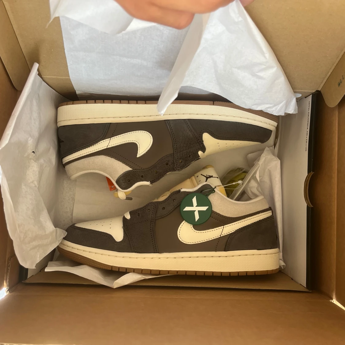 Jordan 1 Low SNKRS Day Korea Magpie (2023) - 92