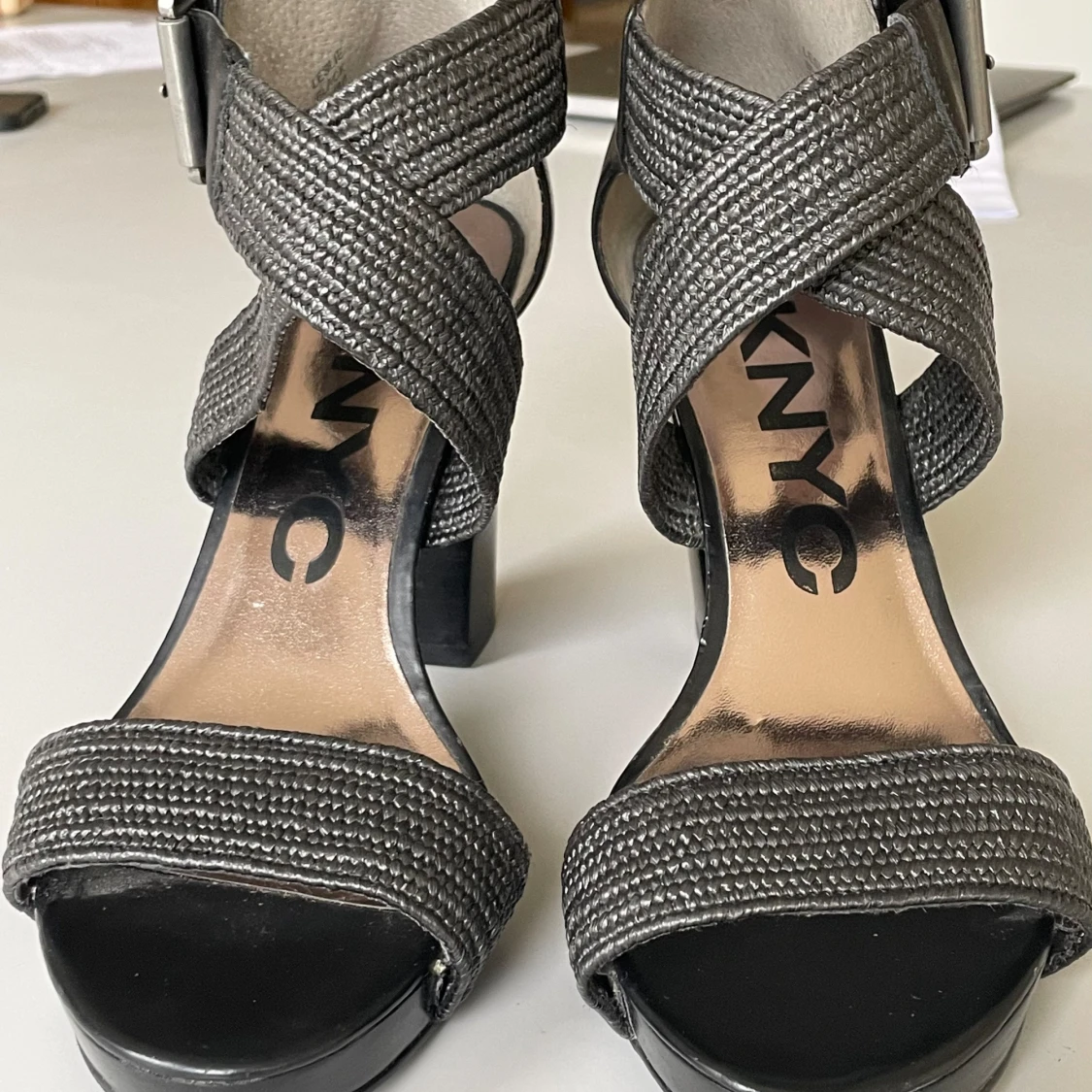 DKNY högklackade svarta skor - 93