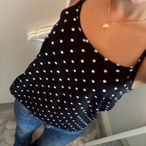 Prickigt linne💗💗 - Prickigt linne💗💗💗 Storlek xs