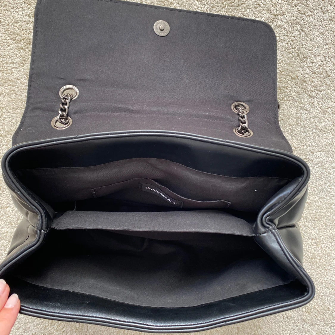 Svart väska  - 90