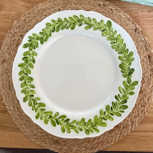 Porslin - Säljer även handmålade tallrikar som är micro och diskmaskinssäkra💞 Färg efter önskemål🥰